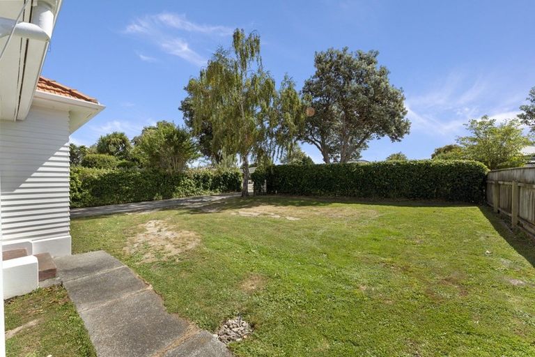 Photo of property in 214 College Street, West End, Palmerston North, 4412