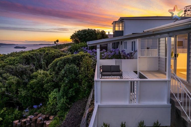 Photo of property in 35 Acacia Avenue, Maungaraki, Lower Hutt, 5010