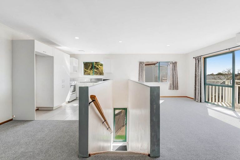 Photo of property in 14 Jean Place, Stanmore Bay, Whangaparaoa, 0932