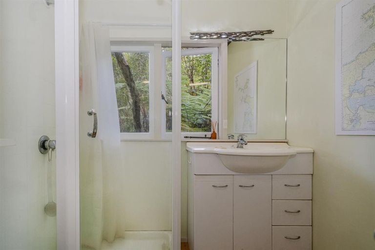 Photo of property in 295 Kopaki Point, Cooks Beach, Whitianga, 3591