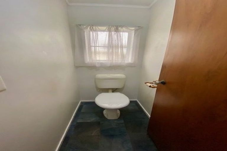 Photo of property in 2/122 Carlisle Road, Browns Bay, Auckland, 0632