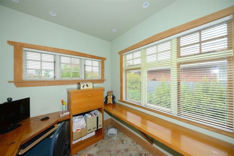 Photo of property in 90 Palatine Terrace, Saint Martins, Christchurch, 8022