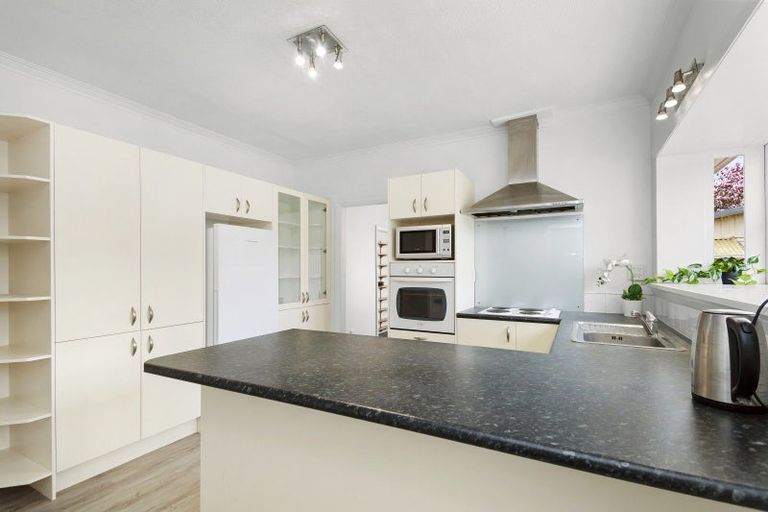 Photo of property in 12 Raukawa Grove, Trentham, Upper Hutt, 5018