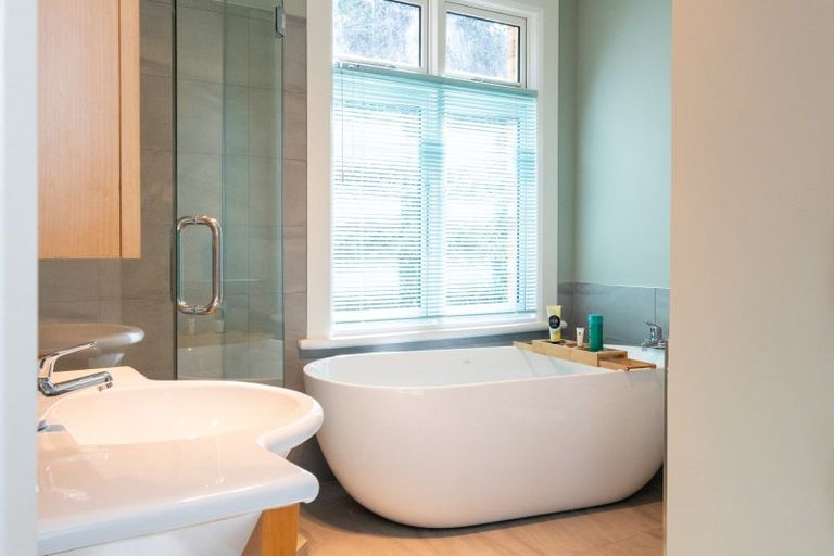 Photo of property in 15 Terrace Road, Bay View, Napier, 4104