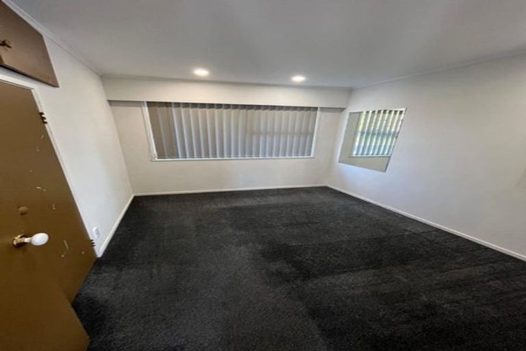 Photo of property in 99 Farquhar Road, Glendene, Auckland, 0602