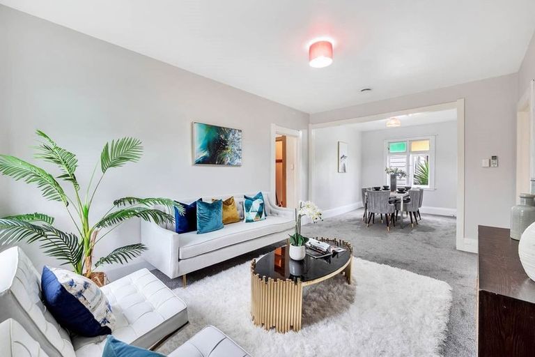 Photo of property in 2/55 Chislehurst Street, Henderson, Auckland, 0612