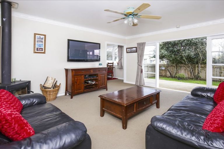 Photo of property in 29 Cobham Crescent, Kelston, Auckland, 0602