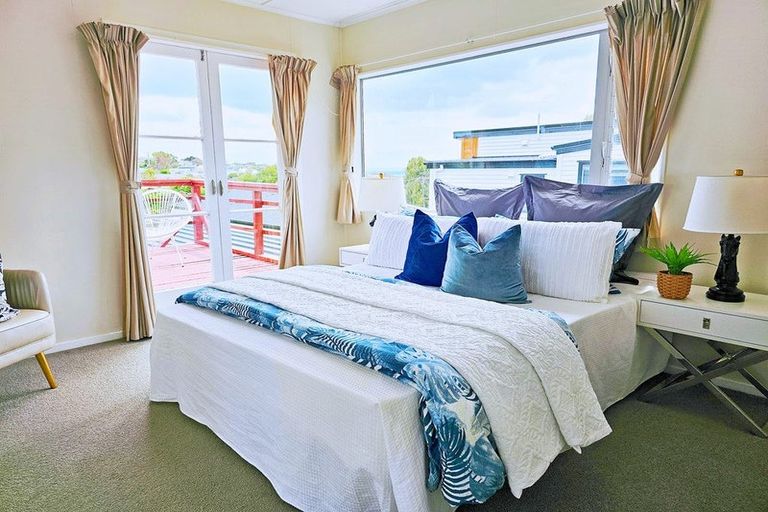 Photo of property in 1/52 Beulah Avenue, Rothesay Bay, Auckland, 0630