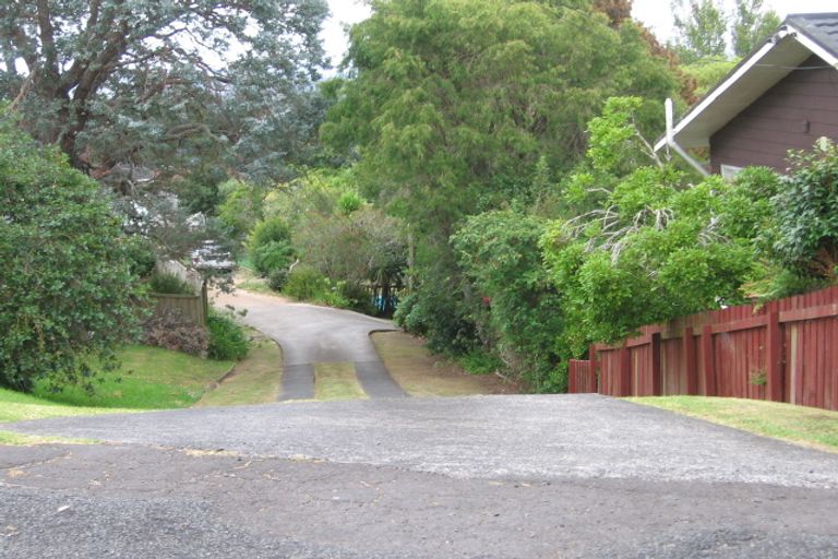 Photo of property in 356 Glenfield Road, Glenfield, Auckland, 0629