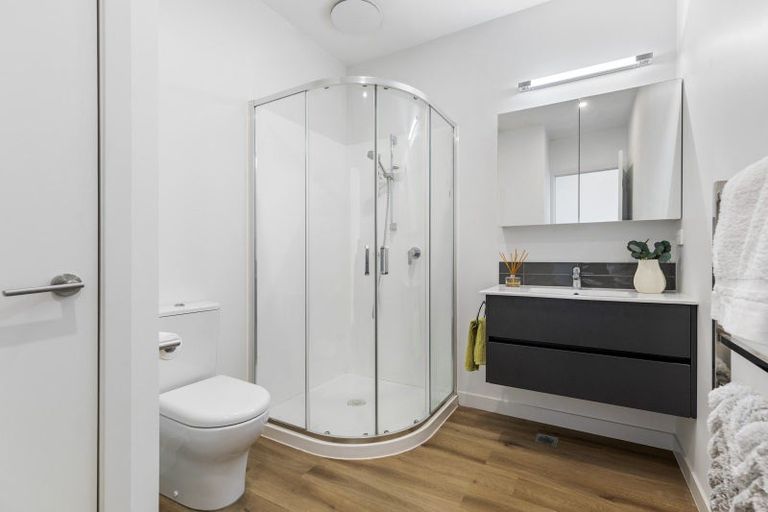 Photo of property in 15/1 Genevieve Lane, Hobsonville, Auckland, 0616
