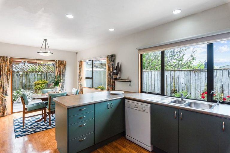 Photo of property in 7 Beachwater Grove, Paraparaumu Beach, Paraparaumu, 5032