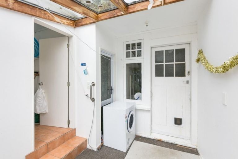 Photo of property in 23 Harland Street, Brooklyn, Wellington, 6021