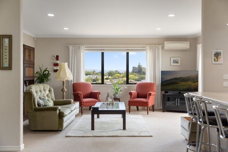 Photo of property in 38 La Colina Place, Bethlehem, Tauranga, 3110