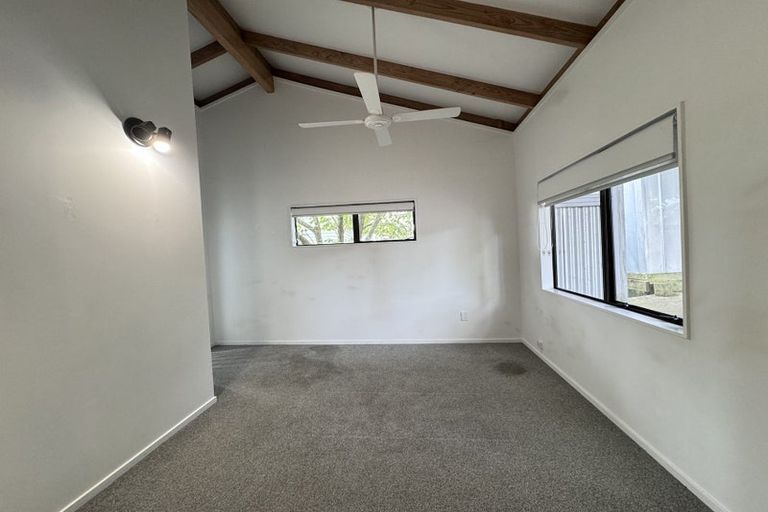 Photo of property in 949 East Coast Road, Torbay, Auckland, 0630