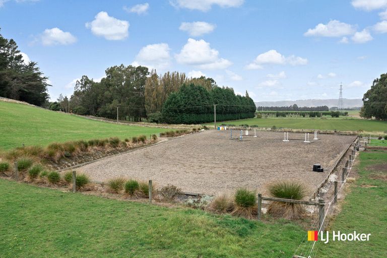 Photo of property in 16 Woodside Road, Woodside, Outram, 9073