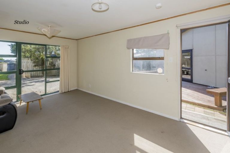 Photo of property in 24 Norfolk Crescent, Otaki Beach, Otaki, 5512