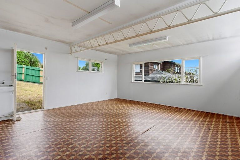 Photo of property in 24 Birkdale Road, Birkdale, Auckland, 0626