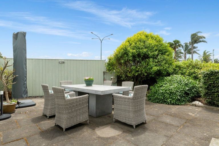 Photo of property in 100a Pacific View Road, Papamoa Beach, Papamoa, 3118