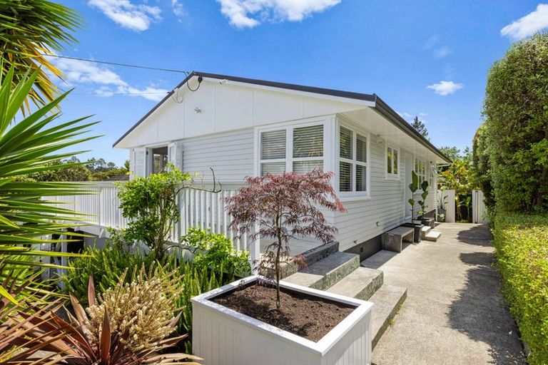 Photo of property in 121 Taikata Road, Te Atatu Peninsula, Auckland, 0610