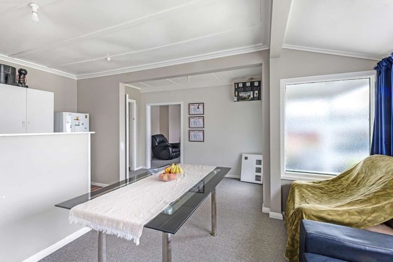 Photo of property in 32 Pendarves Street, New Plymouth, 4310
