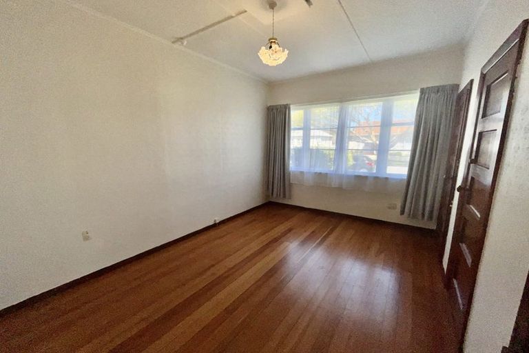 Photo of property in 17 Hall Crescent, Epuni, Lower Hutt, 5011