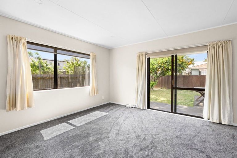 Photo of property in 2/1107 Saint Aubyn Street East, Parkvale, Hastings, 4122