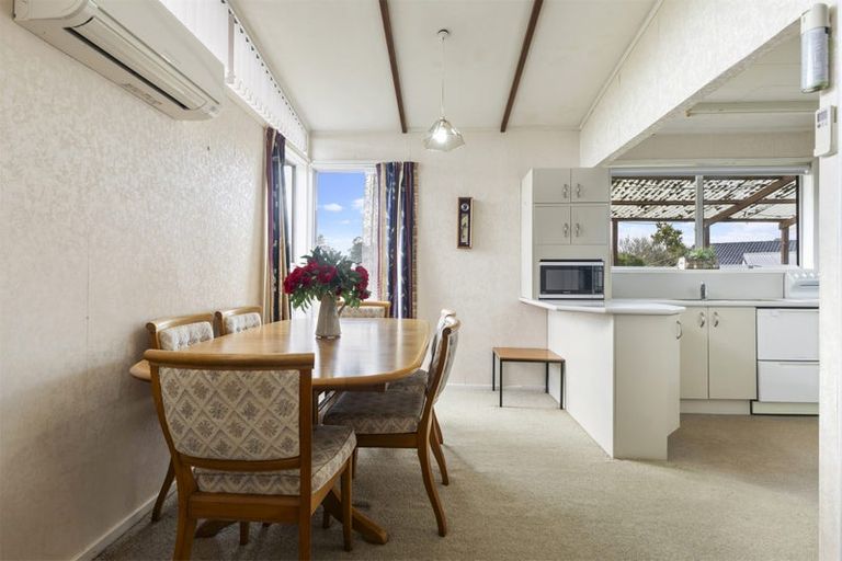 Photo of property in 174 Cascades Road, Pakuranga Heights, Auckland, 2010