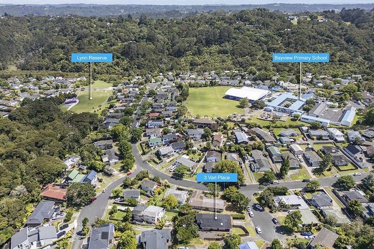 Photo of property in 3 Vari Place, Bayview, Auckland, 0629