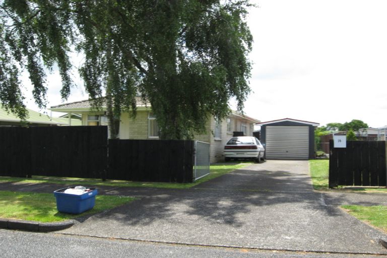 Photo of property in 14 Landscape Road, Pukekohe, 2120