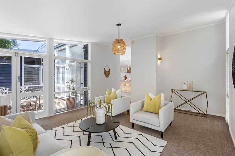 Photo of property in 4 Gladys Avenue, Glenfield, Auckland, 0629