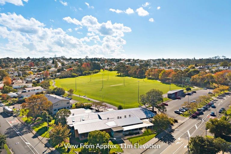 Photo of property in 103 Sunnynook Road, Forrest Hill, Auckland, 0620