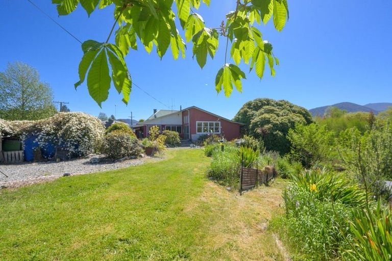 Photo of property in 28 Grey Street, Murchison, 7007