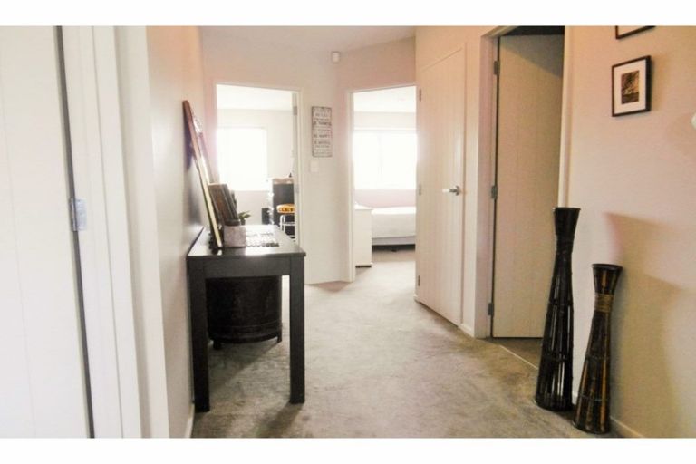 Photo of property in 15/45a Swanson Road, Henderson, Auckland, 0610