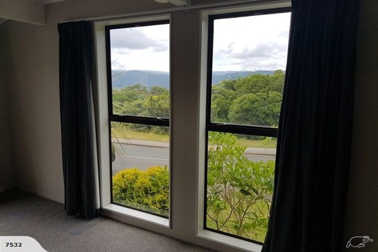 Photo of property in 34 Pekanga Road, Normandale, Lower Hutt, 5010