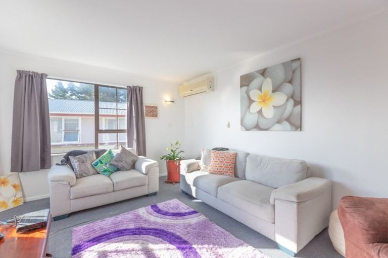 Photo of property in 11 Marne Grove, Waitangirua, Porirua, 5024