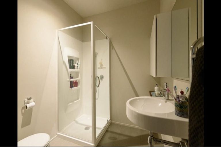 Photo of property in 8/2 Onslow Road, Khandallah, Wellington, 6035