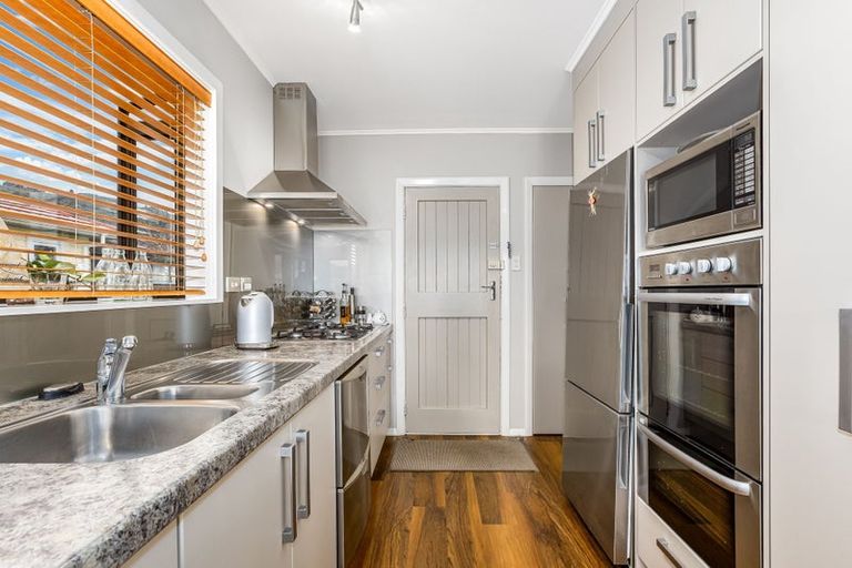 Photo of property in 25 Russell Road, Wainuiomata, Lower Hutt, 5014