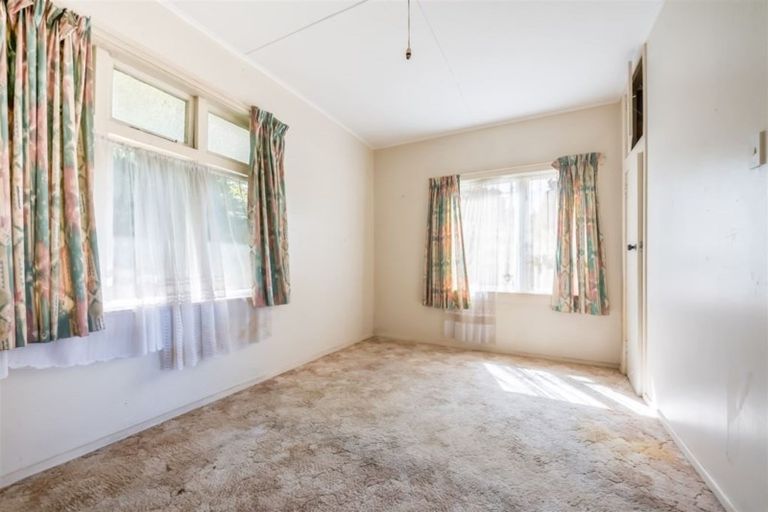 Photo of property in 46 Pekanga Road, Normandale, Lower Hutt, 5010