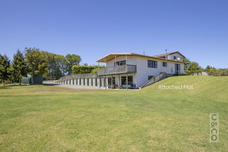 Photo of property in 144 Taupaki Road, Taupaki, Henderson, 0782