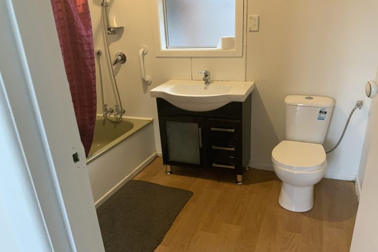 Photo of property in 26 Nile Road, Kelston, Auckland, 0602