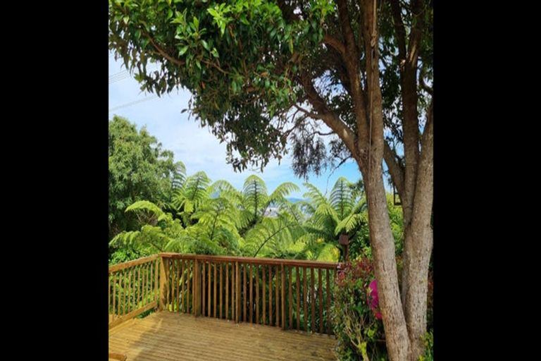 Photo of property in 14 Kekeno Grove, Tirohanga, Lower Hutt, 5010