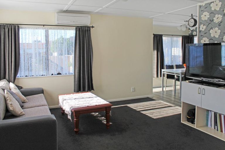 Photo of property in 74 Geraldine Crescent, Cloverlea, Palmerston North, 4412