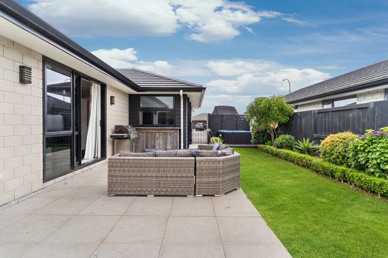 Photo of property in 7 Livingstone Drive, Papamoa Beach, Papamoa, 3118