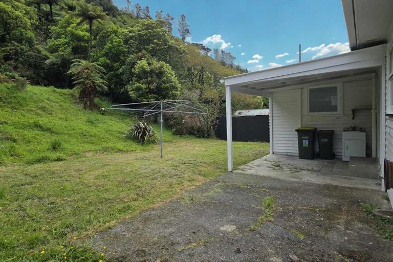 Photo of property in 52 Sunny Grove, Wainuiomata, Lower Hutt, 5014