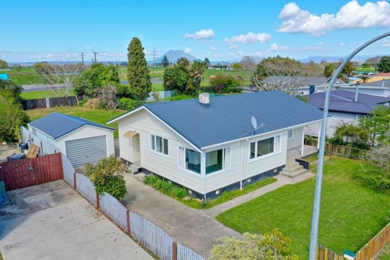 Photo of property in 6 Rimu Street, Edgecumbe, 3120