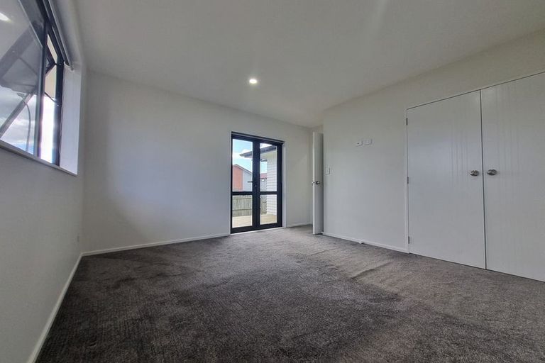 Photo of property in 2 Arnhem Place, Pukekohe, 2120