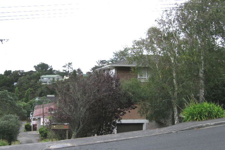Photo of property in 5 Island Bay Road, Beach Haven, Auckland, 0626
