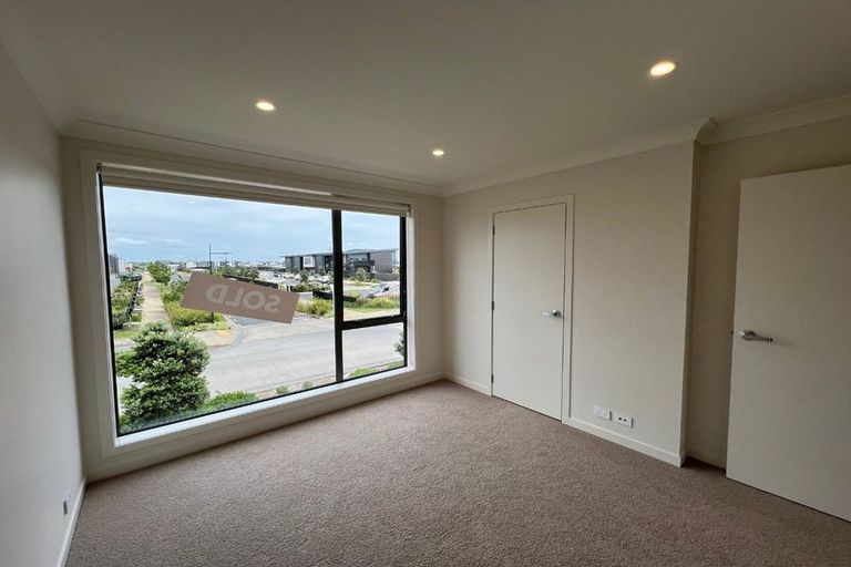 Photo of property in 10 Park Green Avenue, Rosehill, Papakura, 2113