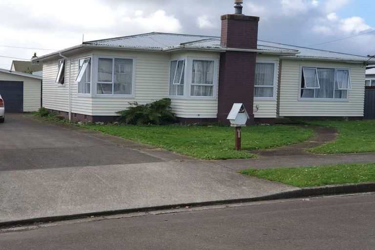 Photo of property in 3 Kauri Street, Levin, 5510