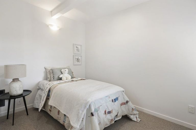 Photo of property in 26 Jackson Street, Island Bay, Wellington, 6023